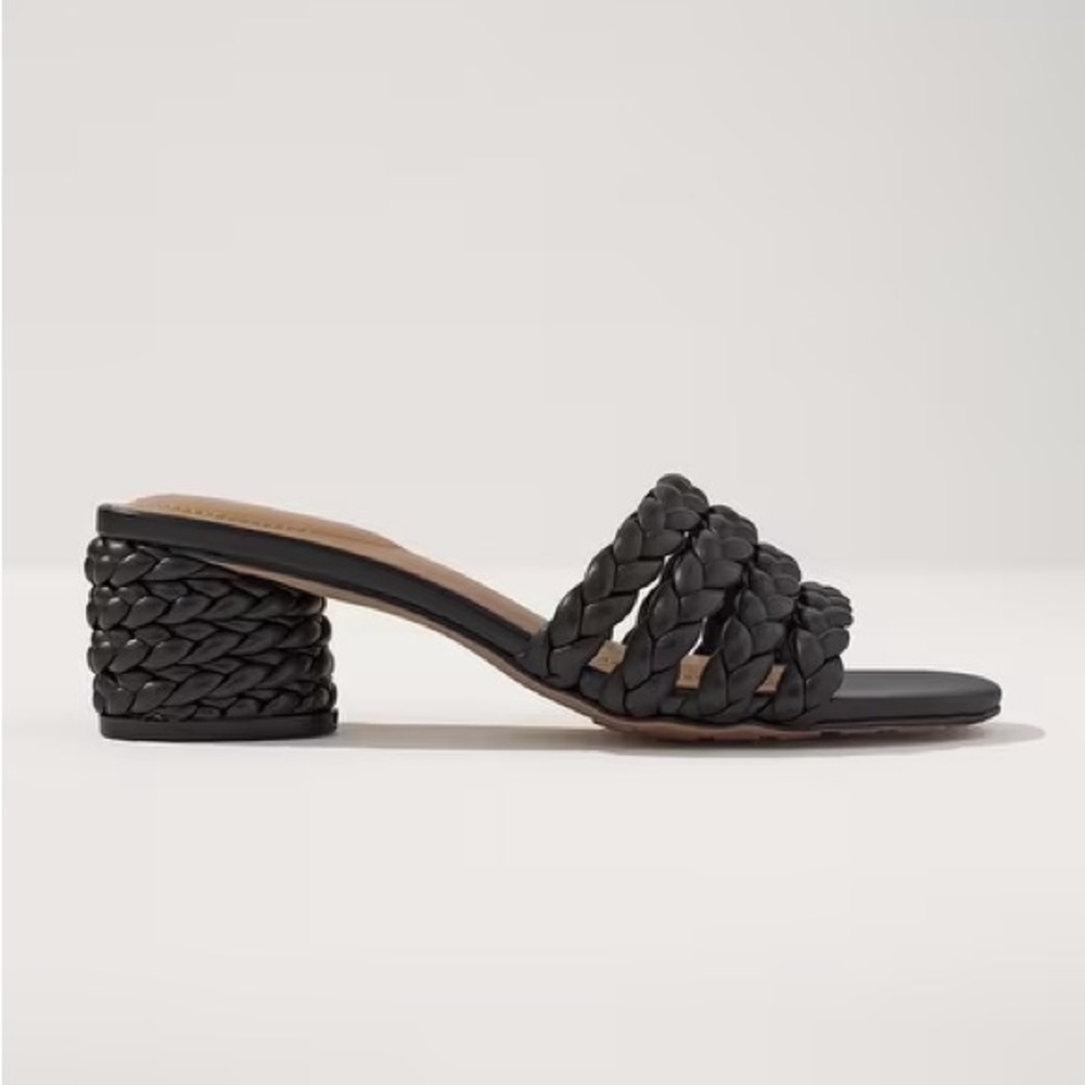 NIB Chico’s Willow Black Braided Leather Sandals Size 9 Coastal Boho Vacay Ready